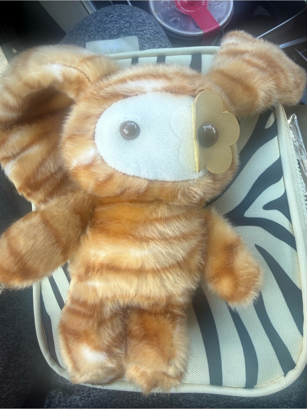 CJ HENDRY ANIMAL PRNT JUJU: Elzo